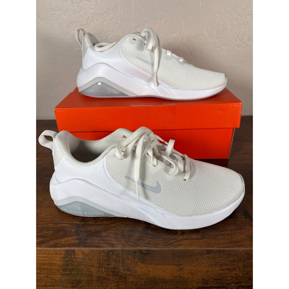 Nike‎ Air Zoom Bella 7 Womens Training Shoes White Pure Platinum FZ1689 Size 7